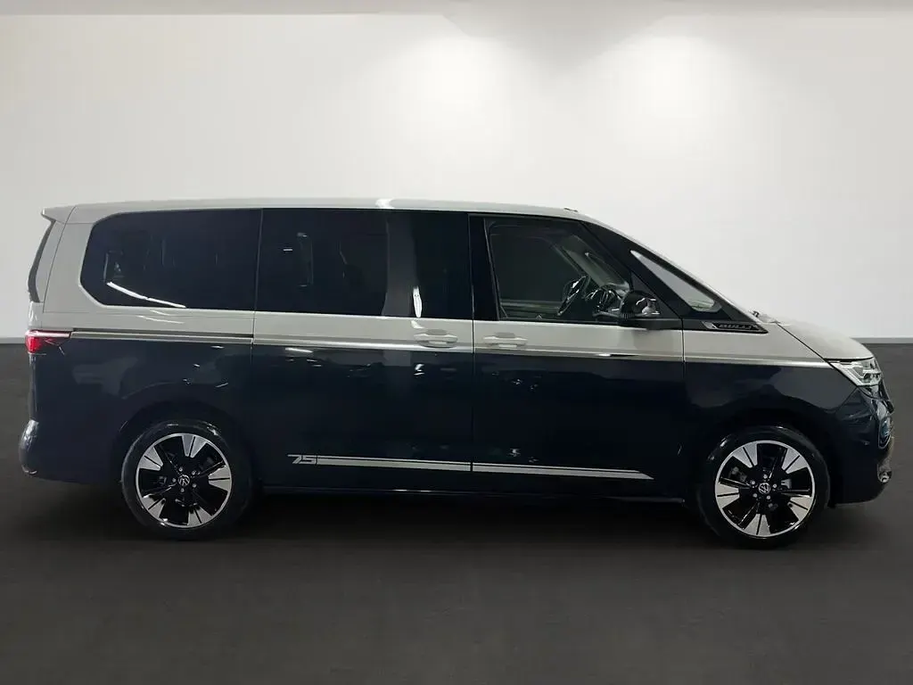 Gebraucht VW Multivan 150 PS (110 kW) 2026 Weiß Van / Kleinbus
