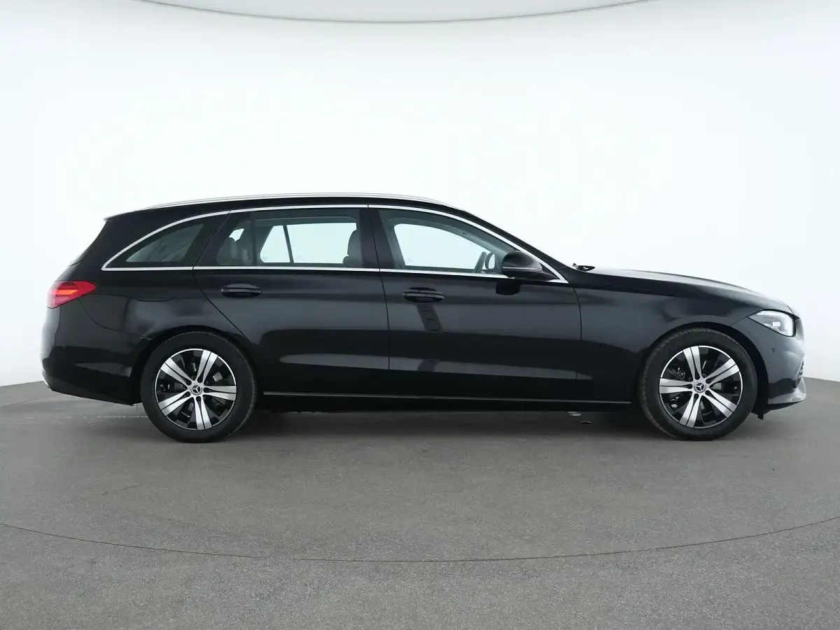 Gebraucht Mercedes C200 Avantgarde 163 PS (119 kW) 2024 Schwarz Limousine