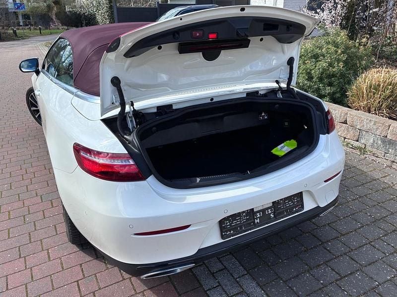 Gebraucht Mercedes E220 194 PS (142 kW) 2019 Weiß Cabrio
