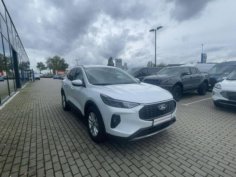 Gebraucht Ford Kuga Titanium 150 PS (110 kW) 2024 Frozen white (weiß) SUV