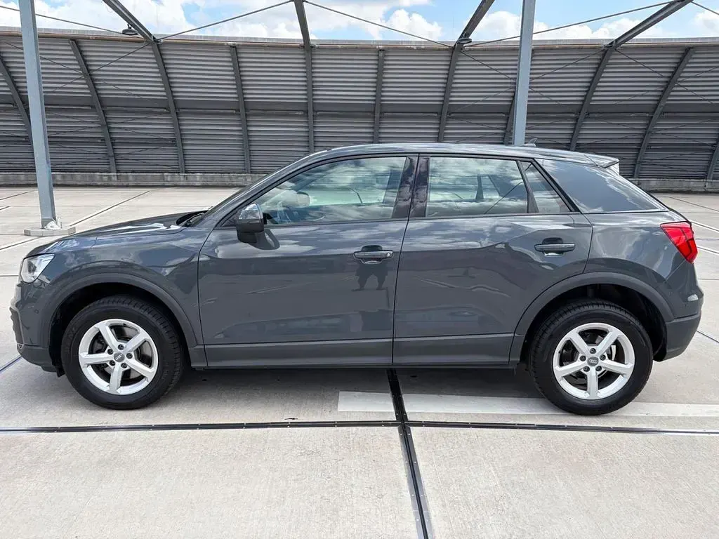 Gebraucht Audi Q2 Ambiente 116 PS (85 kW) 2018 Grau SUV