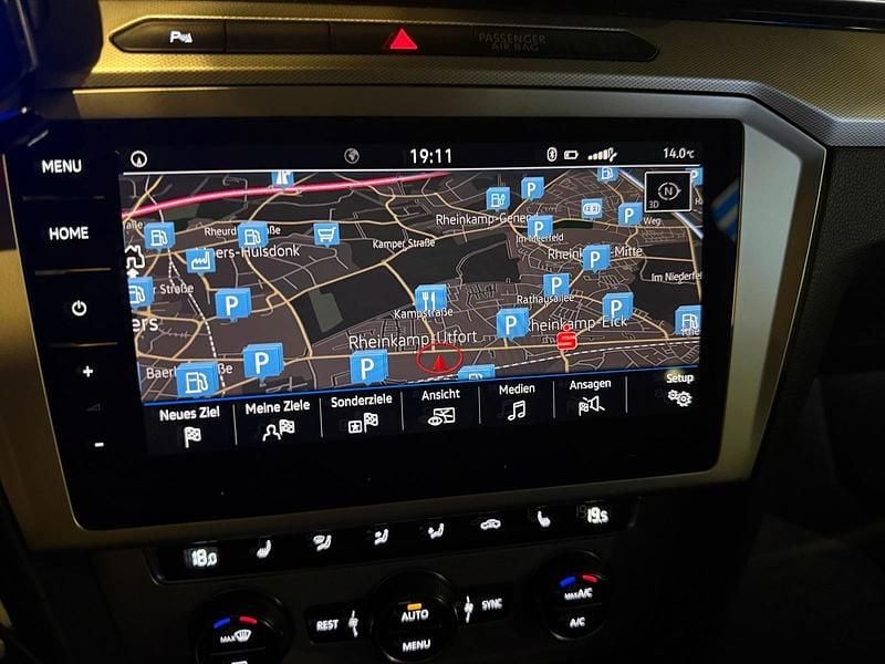 Gebraucht VW Passat 120 PS (88 kW) 2018 Rot Limousine
