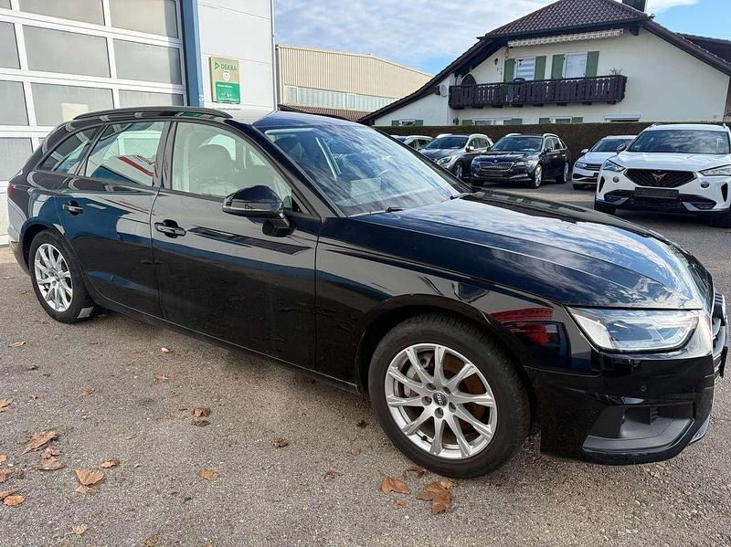 Gebraucht Audi A4 Basis 204 PS (150 kW) 2022 Brillantschwarz Kombi