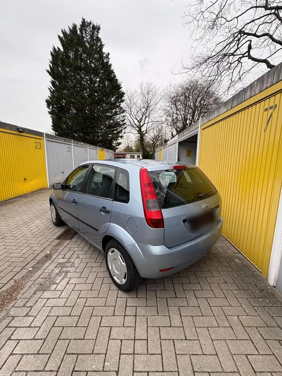Gebraucht Ford Fiesta 80 PS (58 kW) 2005 Blau Kleinwagen
