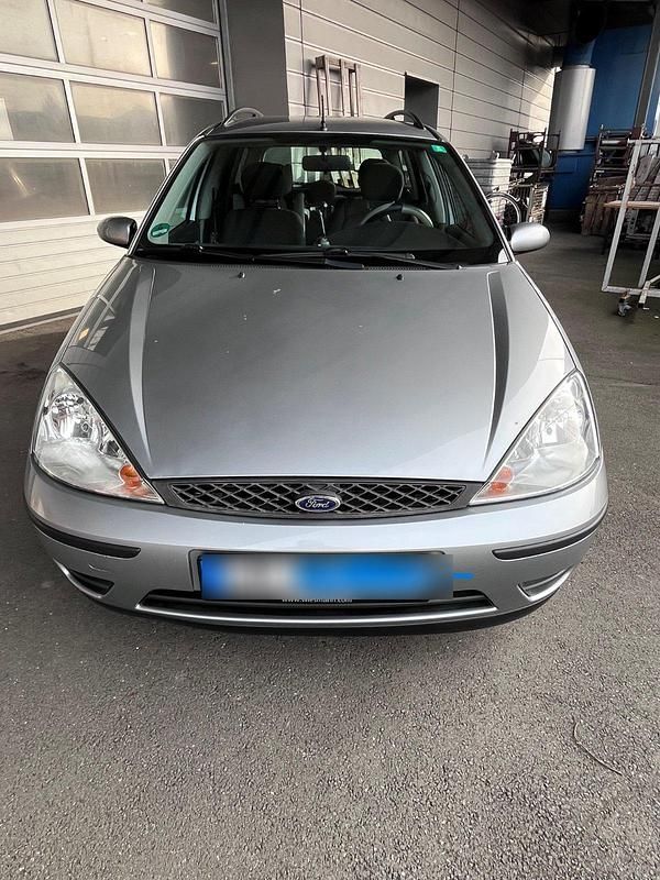 Gebraucht Ford Focus 115 PS (84 kW) 2004 Grau Kombi