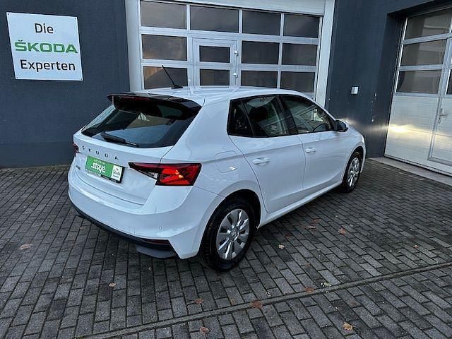 Gebraucht Skoda Fabia Ambition 95 PS (69 kW) 2022 Weiß Limousine