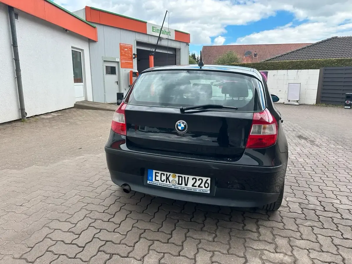 Gebraucht BMW 116 115 PS (84 kW) 2005 Schwarz Kleinwagen