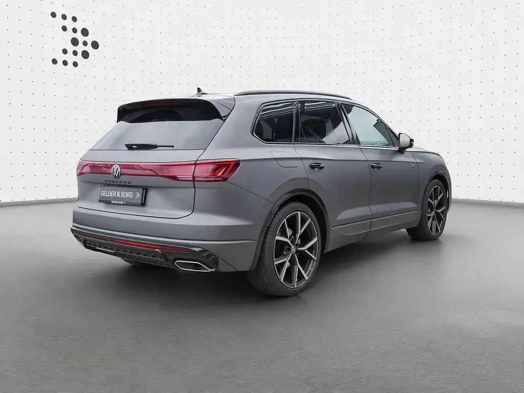 Gebraucht VW Touareg Edition 286 PS (210 kW) 2026 Siliziumgrau matt SUV