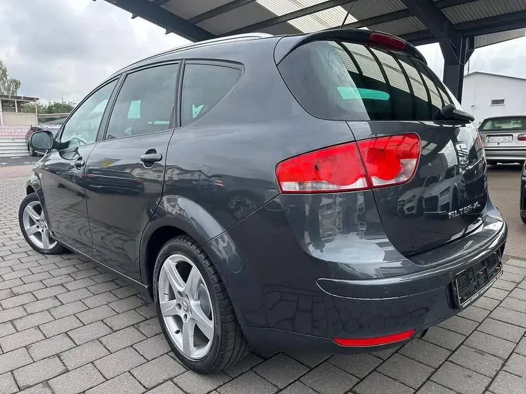 Gebraucht Seat Altea XL Style 140 PS (102 kW) 2011 Grau Van / Kleinbus