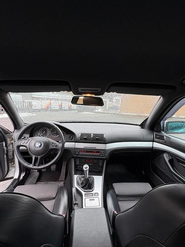 Gebraucht BMW 525 190 PS (139 kW) 2002 Grau Kombi