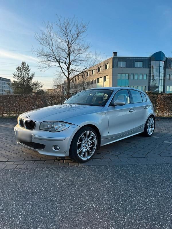 Gebraucht BMW 118 122 PS (89 kW) 2005 Silber Kleinwagen