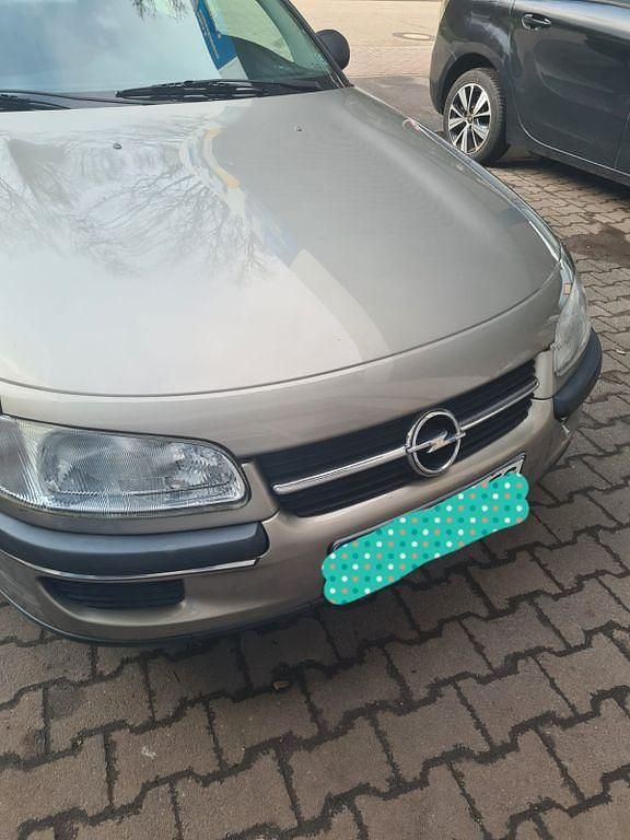 Gebraucht Opel Omega 116 PS (85 kW) 1996 Gold Limousine
