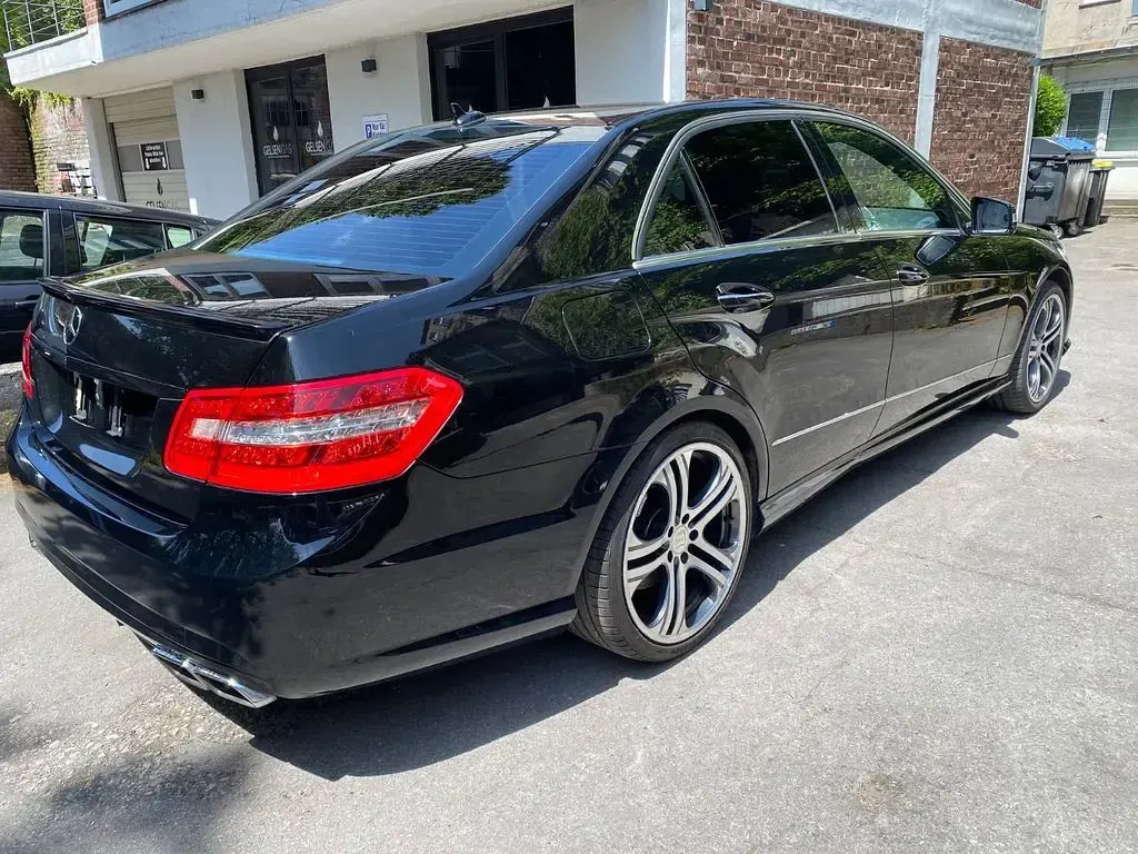 Gebraucht Mercedes E500 Avantgarde 398 PS (292 kW) 2010 Schwarz Limousine