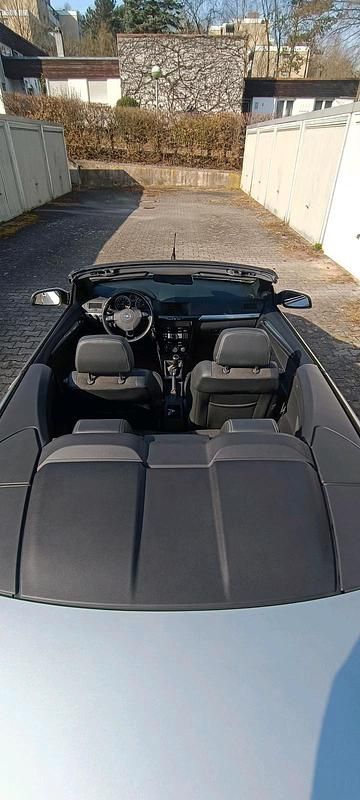 Gebraucht Opel Astra Cabriolet 140 PS (102 kW) 2007 Silber Cabrio