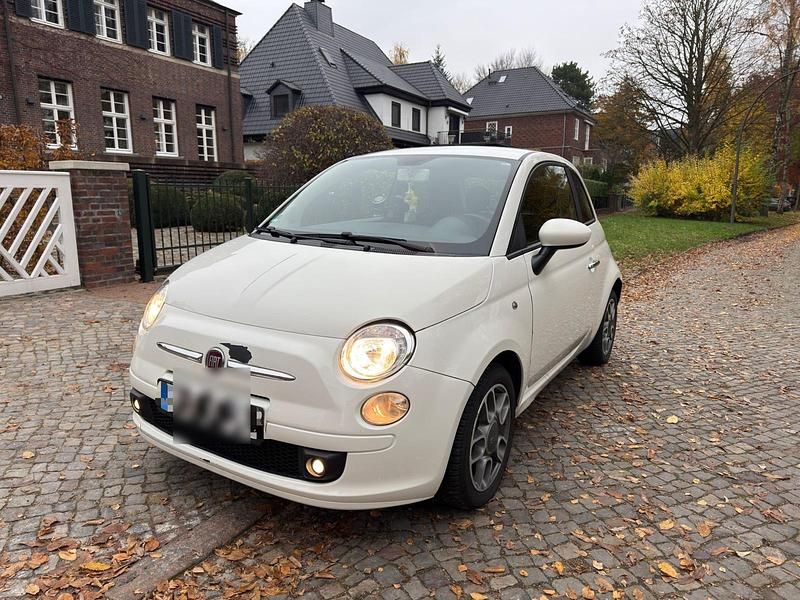 Weiß Gebraucht 2009 Fiat 500 Limousine | 3.150 € (Fairer Preis) - Bild 1/4