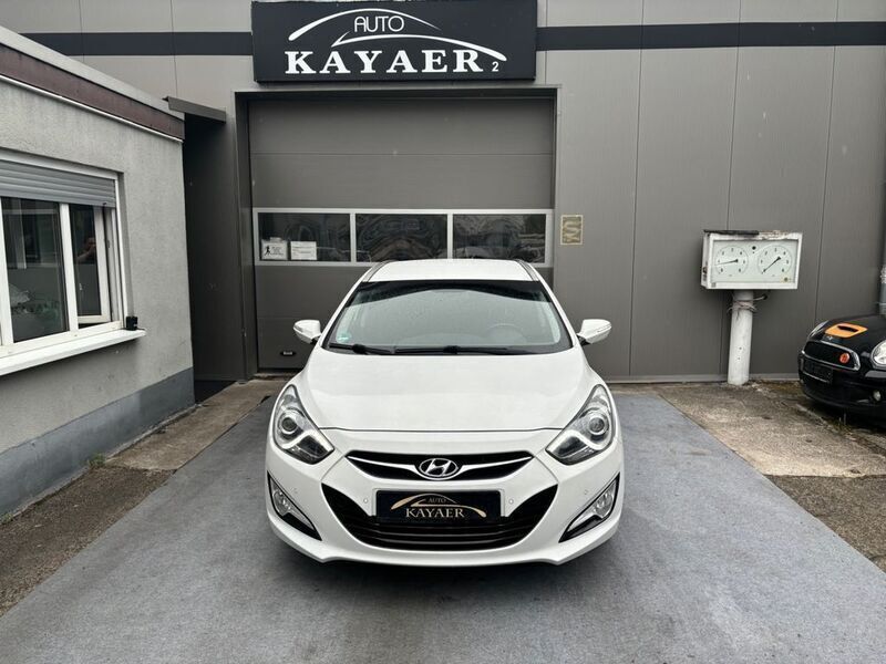 Weiß Gebraucht 2014 Hyundai i40 Kombi | 10.500 € (Etwas zu teuer) - Bild 1/4