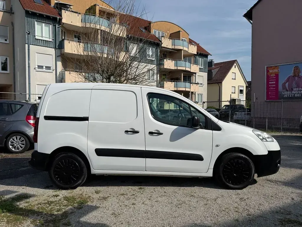 Gebraucht Peugeot Partner Comfort 90 PS (66 kW) 2014 Weiß Van / Kleinbus