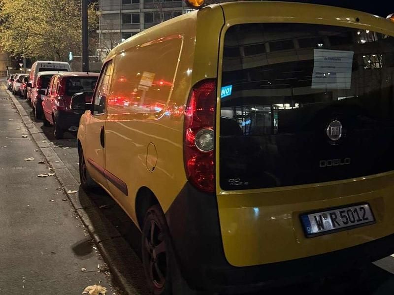 Gebraucht Fiat Doblò 101 PS (74 kW) 2010 Gelb Van / Kleinbus