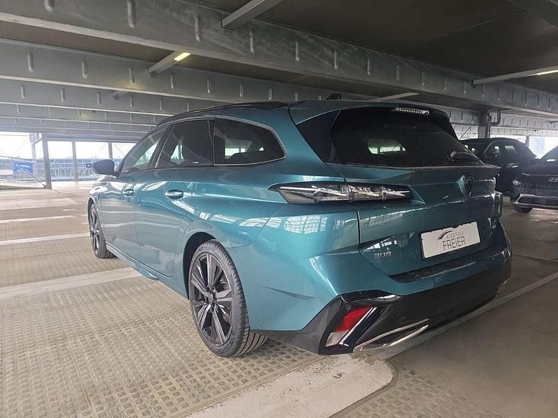 Gebraucht Peugeot 308 SW GT 131 PS (96 kW) 2023 Grün Kombi