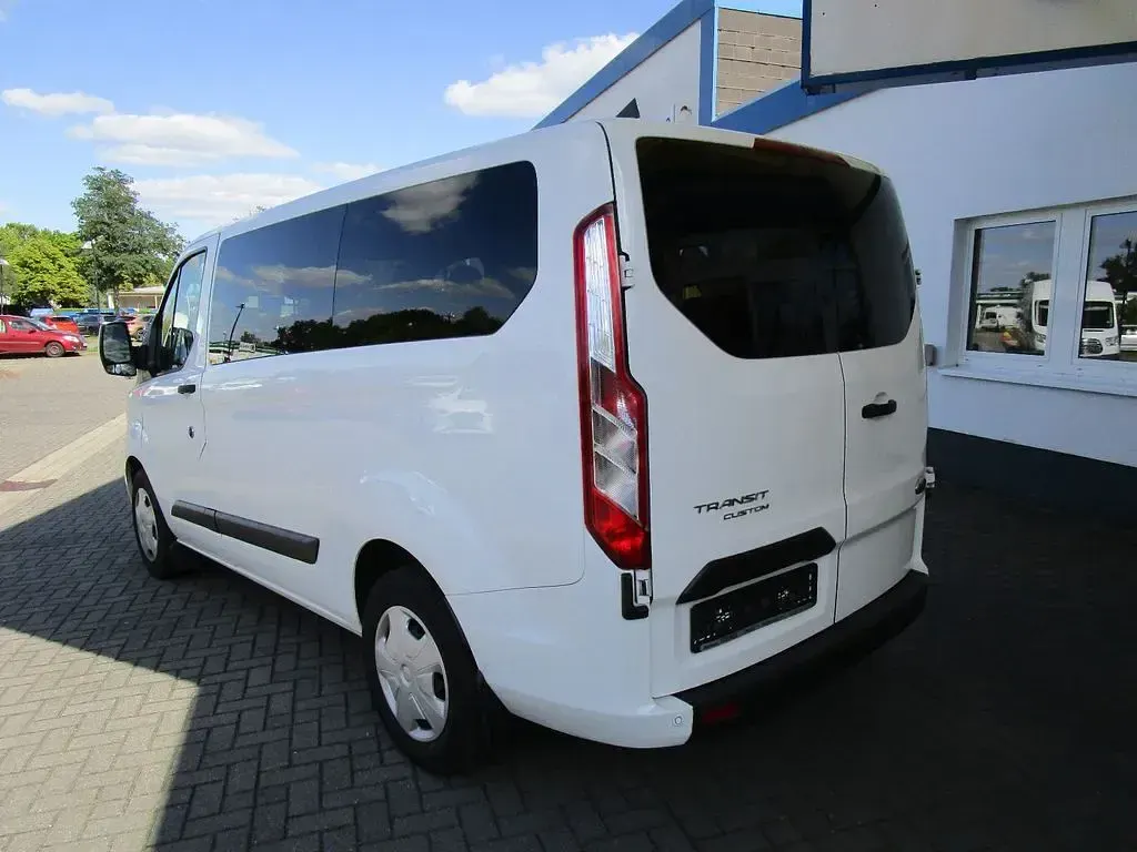 Gebraucht Ford Tourneo Trend 131 PS (96 kW) 2019 Weiß Van / Kleinbus