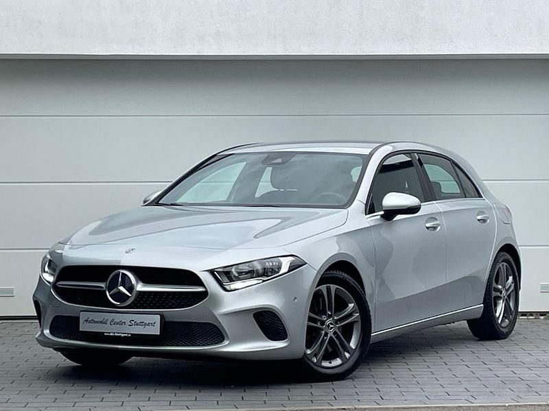 Silber Gebraucht 2018 Mercedes A220 Limousine | 19.850 € (Fairer Preis) - Bild 1/4
