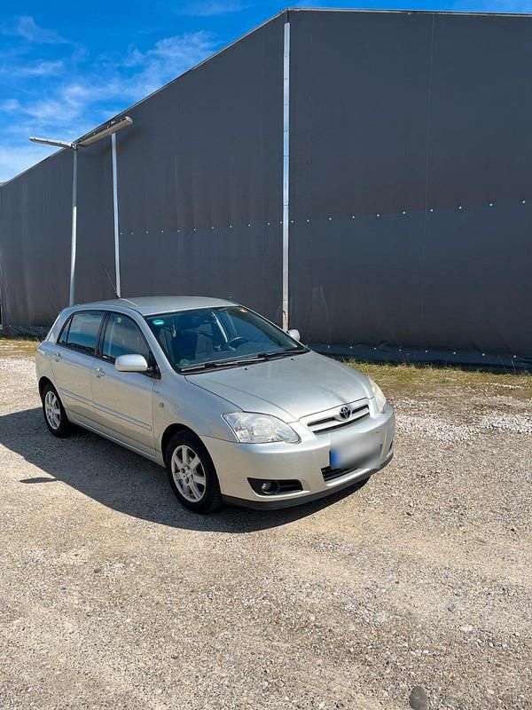 Gebraucht Toyota Corolla 96 PS (70 kW) 2004 Silber Kleinwagen