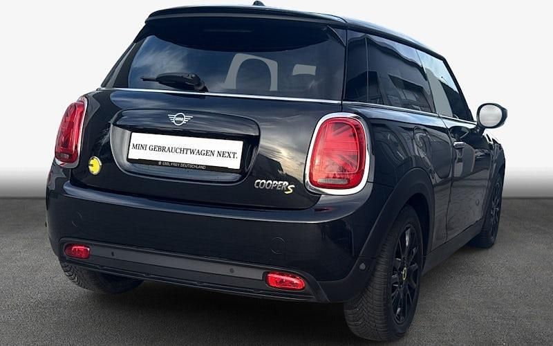 Gebraucht Mini Cooper Essential 135 kW (184 PS) 2023 Schwarz Kleinwagen