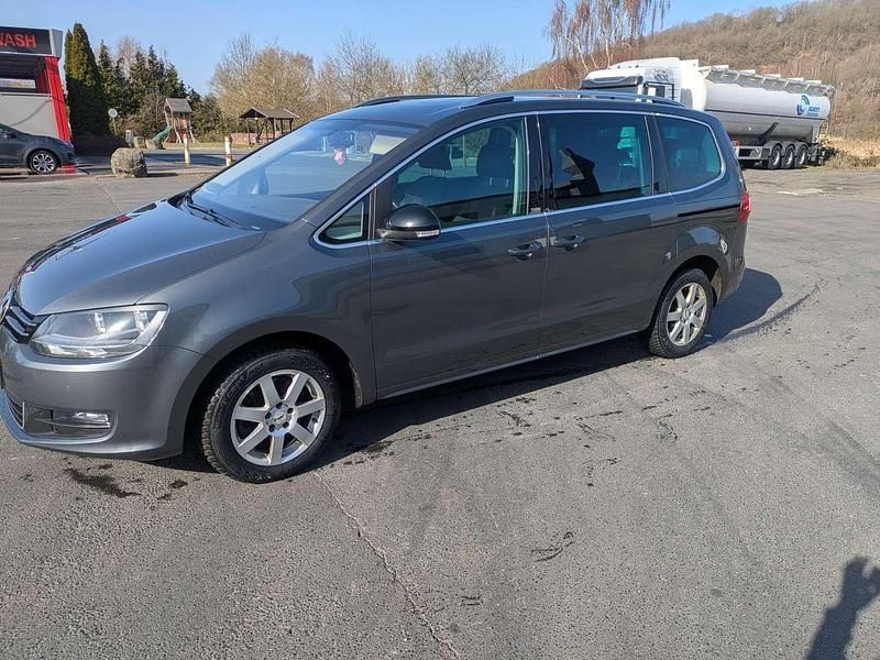 Gebraucht VW Sharan Trendline 140 PS (102 kW) 2012 Grau Van / Kleinbus