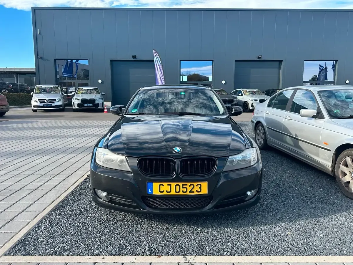 Gebraucht BMW 325 204 PS (150 kW) 2012 Schwarz Kombi