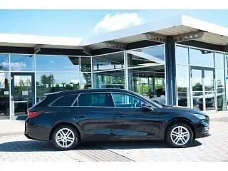 Usata Seat Leon ST 150 CV (110 kW) 2024 Nero Station wagon