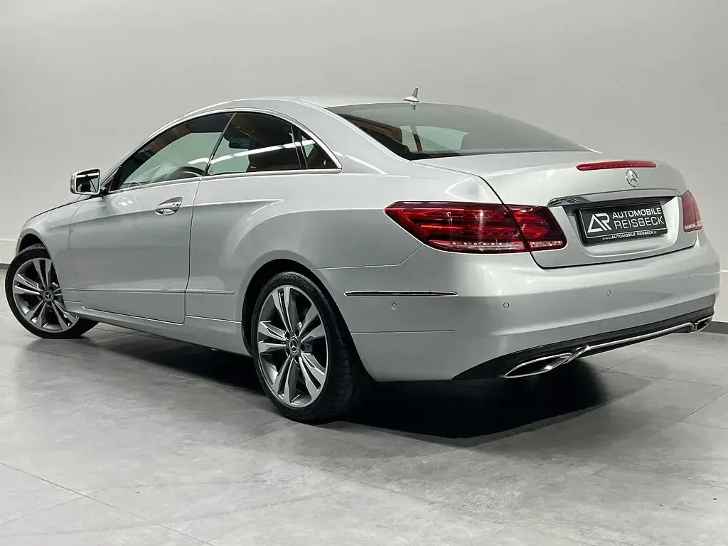 Usado Mercedes E200 184 CV (135 kW) 2014 Plateado Coupe