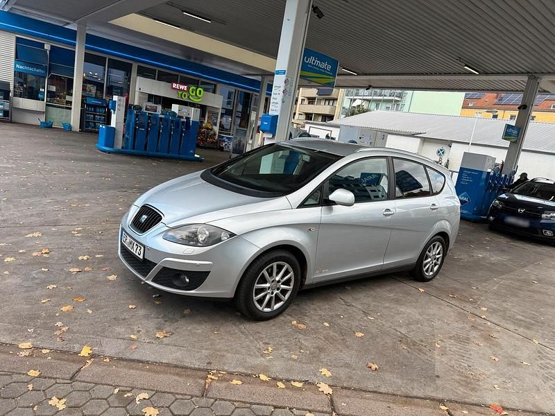 Gebraucht Seat Altea 140 PS (102 kW) 2012 Silber Van / Kleinbus