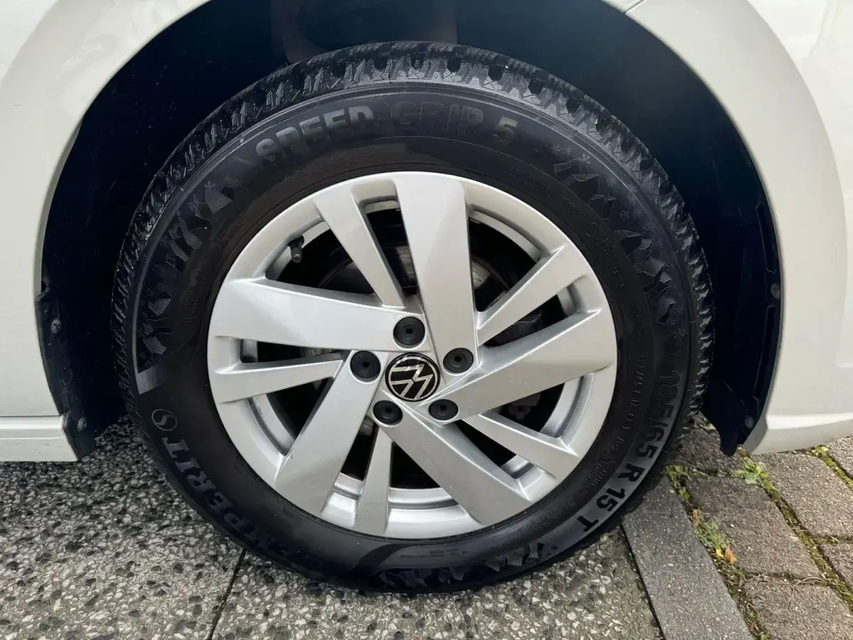Używany VW Polo Style 95 KM (69 kW) 2021 Szary Hatchback