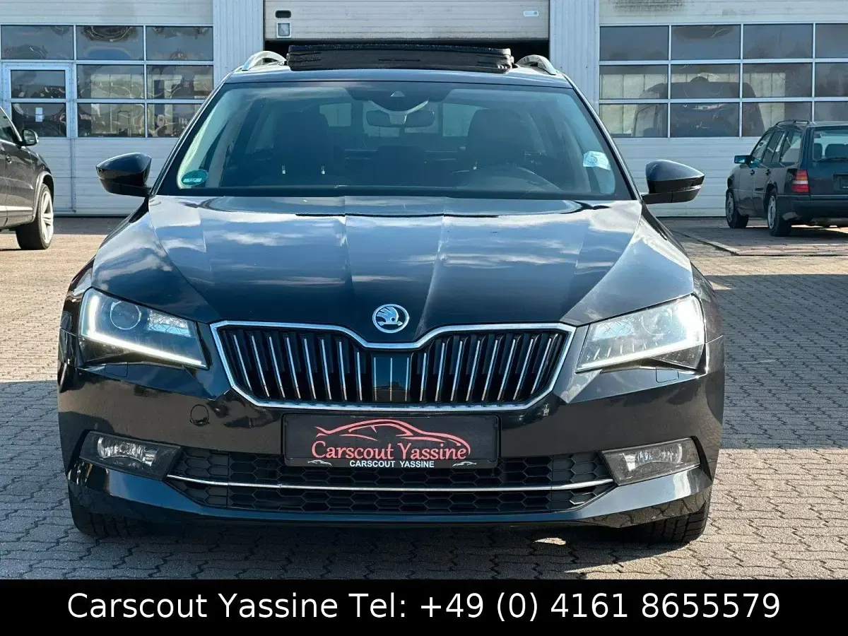Gebraucht Skoda Superb Style 150 PS (110 kW) 2018 Schwarz Kombi
