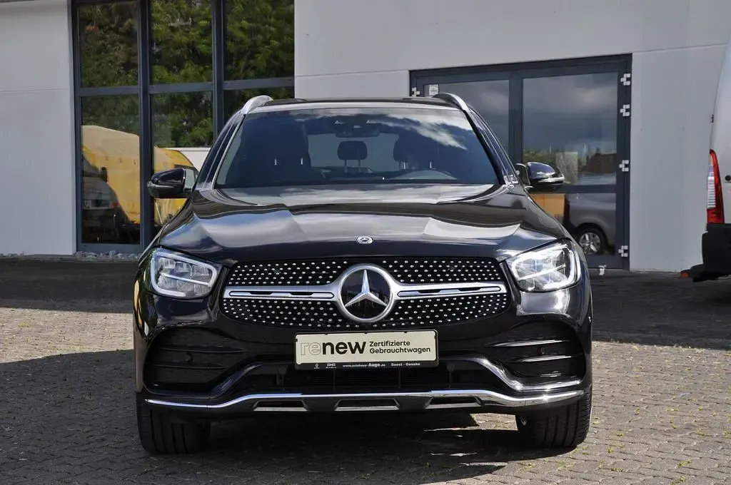 Gebraucht Mercedes GLC220 194 PS (142 kW) 2022 Schwarz Limousine