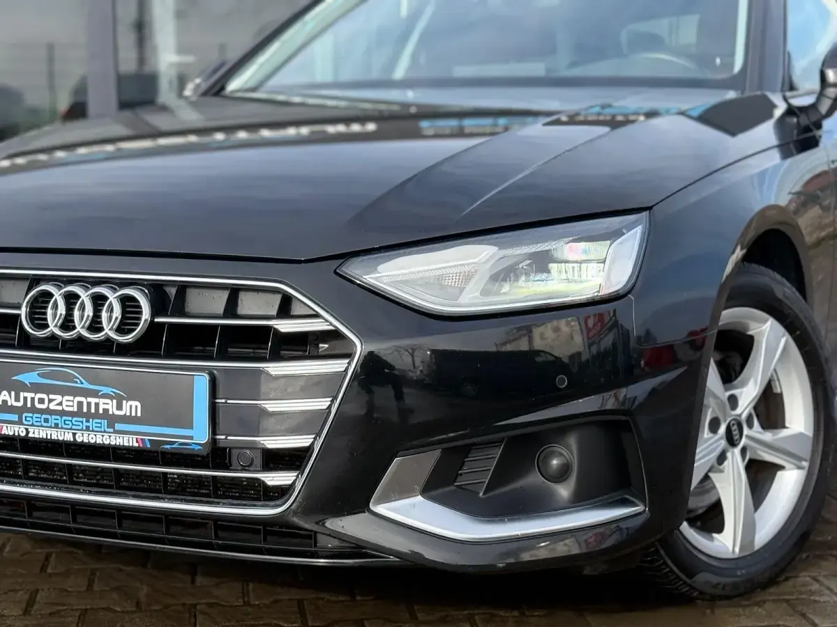 Gebraucht Audi A4 Advanced 163 PS (119 kW) 2022 Schwarz Kombi