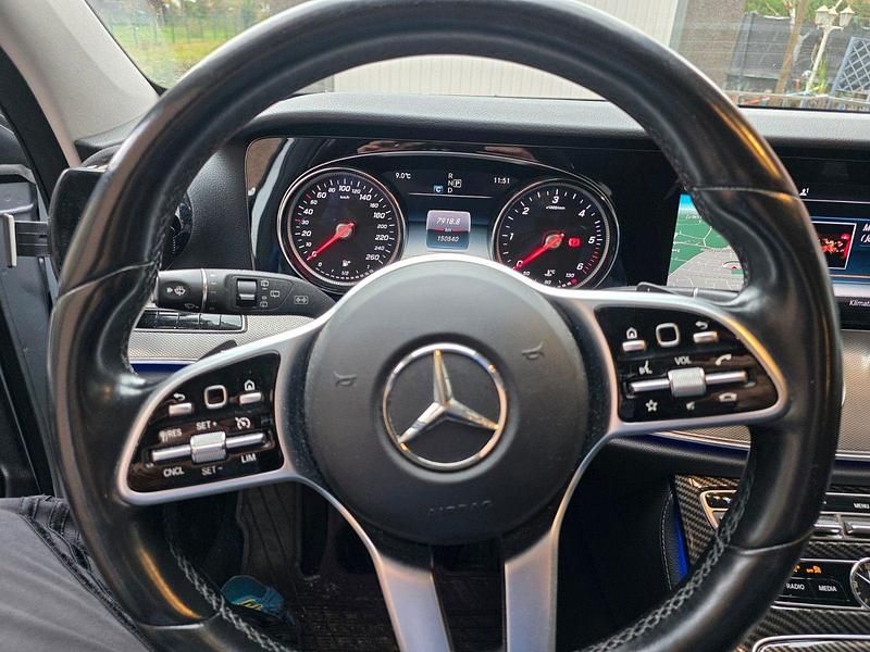 Gebraucht Mercedes E220 194 PS (142 kW) 2019 Silber Kombi