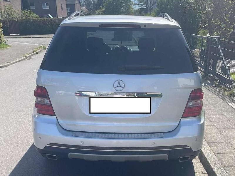 Gebraucht Mercedes ML280 190 PS (139 kW) 2006 Silber SUV