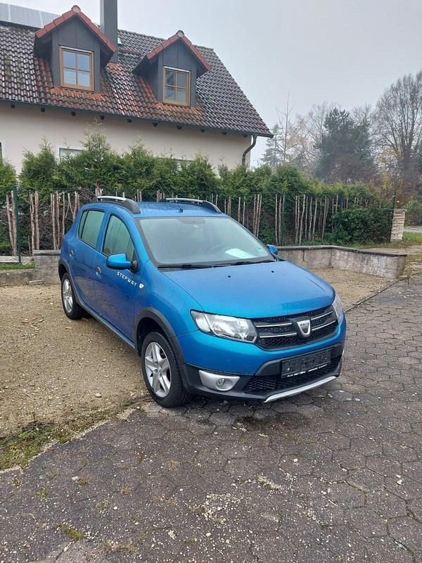 Schwarz Gebraucht 2016 Dacia Sandero Kleinwagen | 5.800 € (Guter Preis) - Bild 1/4