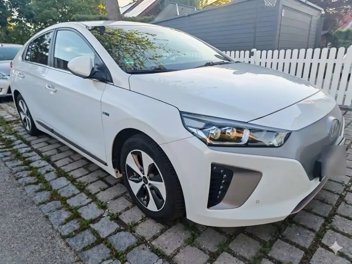 Gebraucht Hyundai Ioniq Premium 89 kW (122 PS) 2019 Weiß Kleinwagen