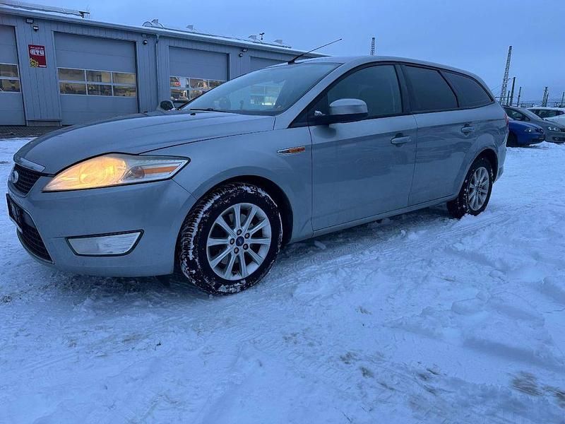 Gebraucht Ford Mondeo Trend 140 PS (102 kW) 2009 Silber Limousine