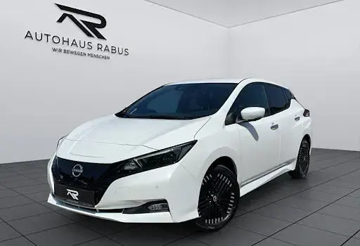 Gebraucht Nissan Leaf 360º 160 kW (218 PS) 2023 Weiß Kleinwagen
