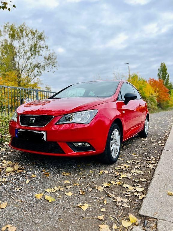 Rot Gebraucht 2015 Seat Ibiza SC Style Kleinwagen | 6.199 € (Fairer Preis) - Bild 1/4