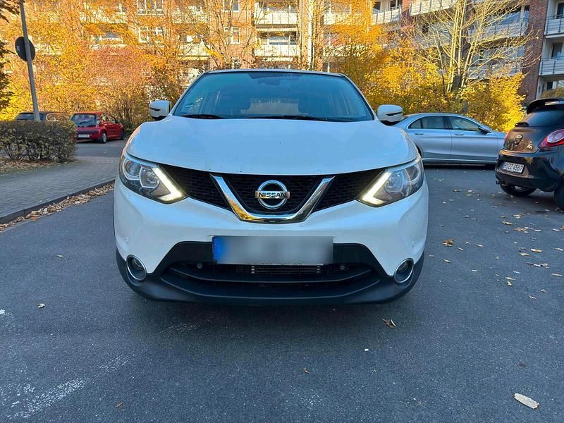 Weiß Gebraucht 2015 Nissan Qashqai SUV | 7.500 € (Guter Preis) - Bild 1/4