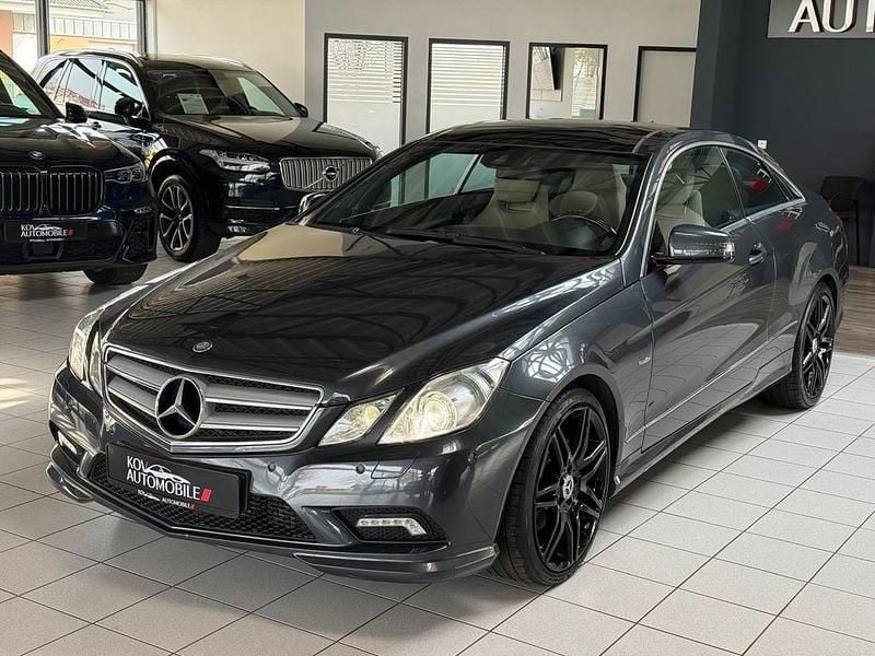 Gebraucht Mercedes E350 231 PS (169 kW) 2010 Grau Coupé