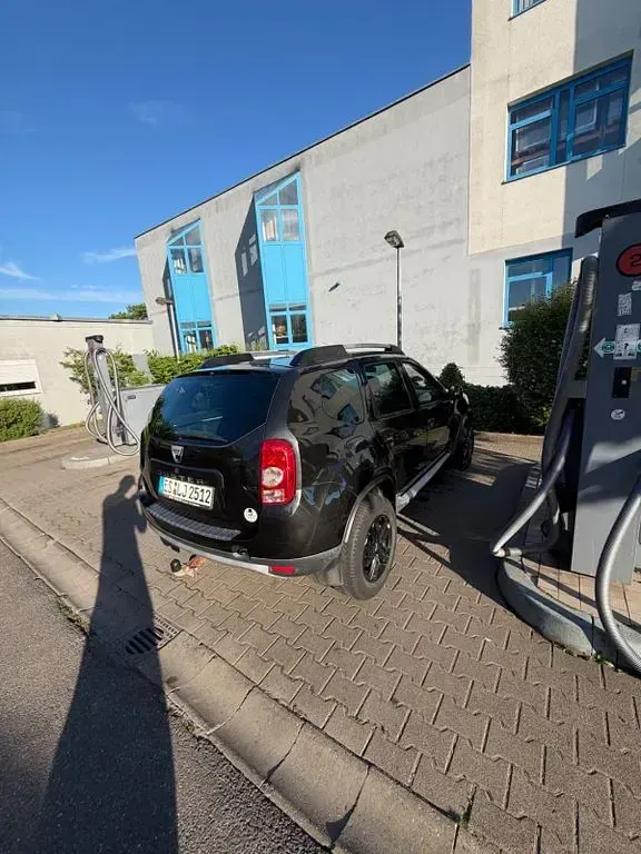 Gebraucht Dacia Duster Essentiel 105 PS (77 kW) 2011 Schwarz SUV