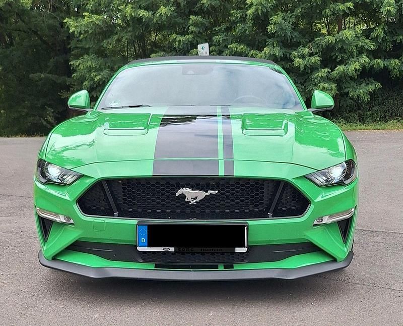 Grün Gebraucht 2020 Ford Mustang GT Convertible Cabrio | 45.999 € (Fairer Preis) - Bild 1/4