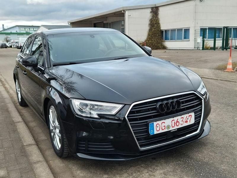 Gebraucht Audi A3 Basis 150 PS (110 kW) 2020 Schwarz Limousine