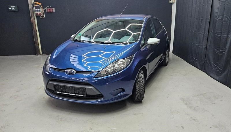 Blau Gebraucht 2013 Ford Fiesta Limousine | 4.000 € (Guter Preis) - Bild 1/4
