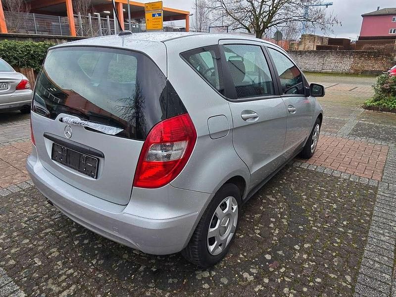 Gebraucht Mercedes A160 95 PS (69 kW) 2010 Silber Kleinwagen